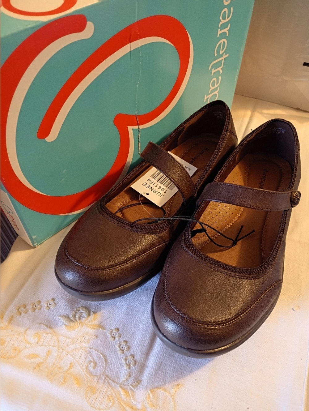 New BareTraps Classic Brown  Jurnee Mary Jane Flats Size 7.5